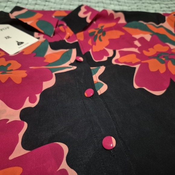 Colorful Floral Blouse with Ruched Sleeves - Picture 5 of 6